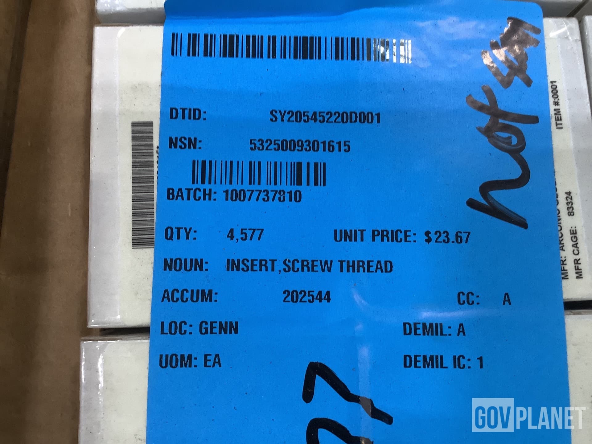 (4,577) Screw Thread Inserts & (7) Reverse Carrier Supports