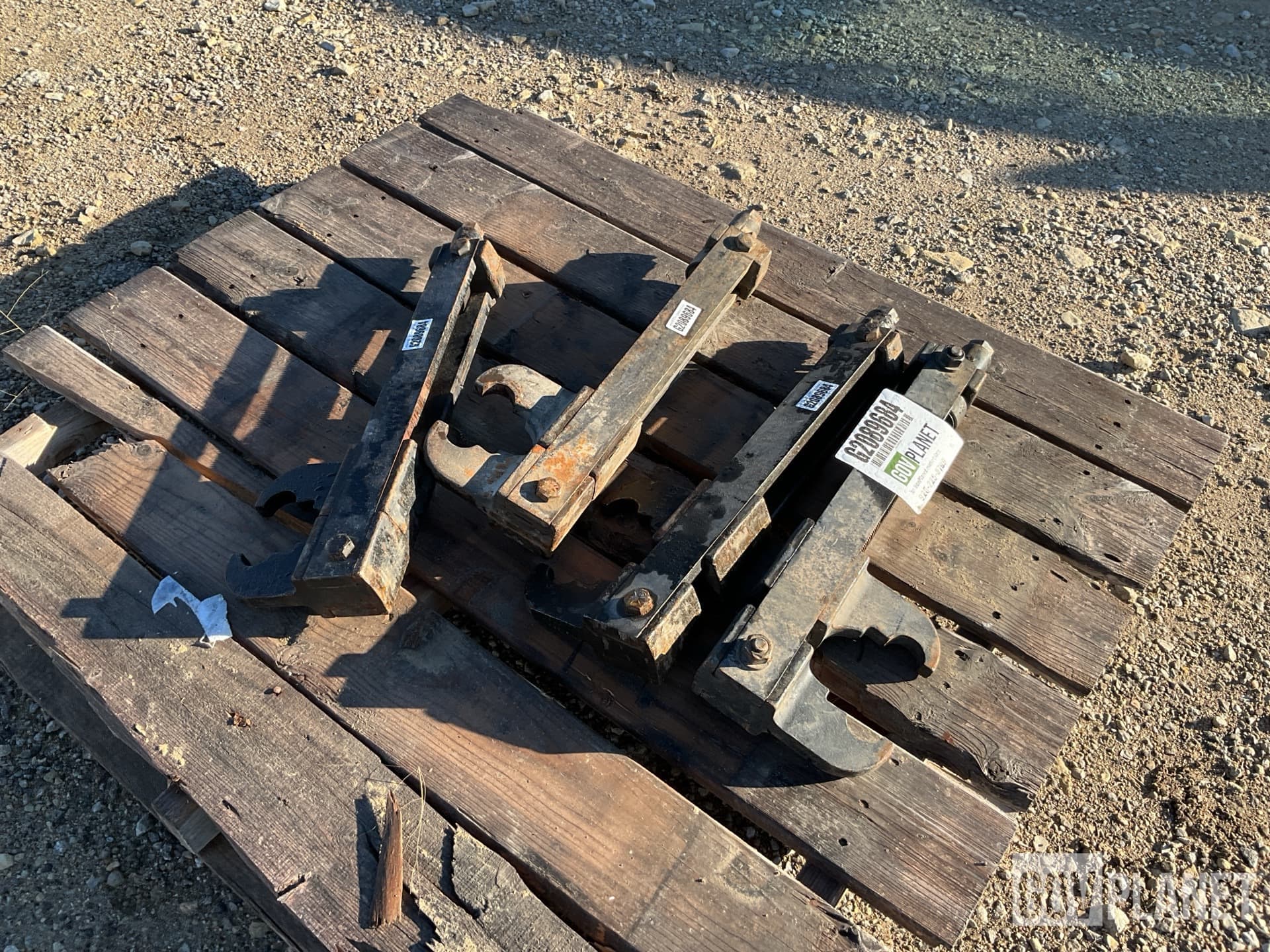 (4) Full Tracked Vehicle Track Connecting Fixtures