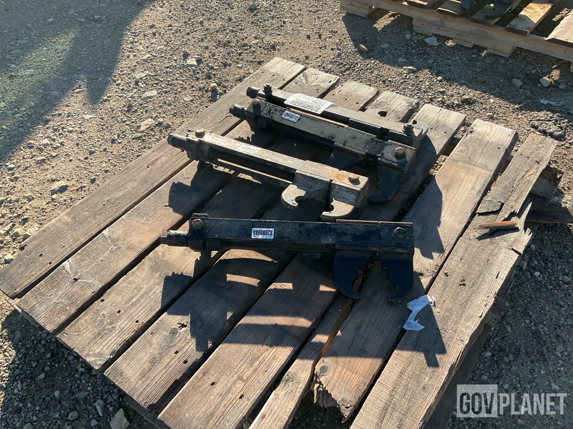 (4) Full Tracked Vehicle Track Connecting Fixtures