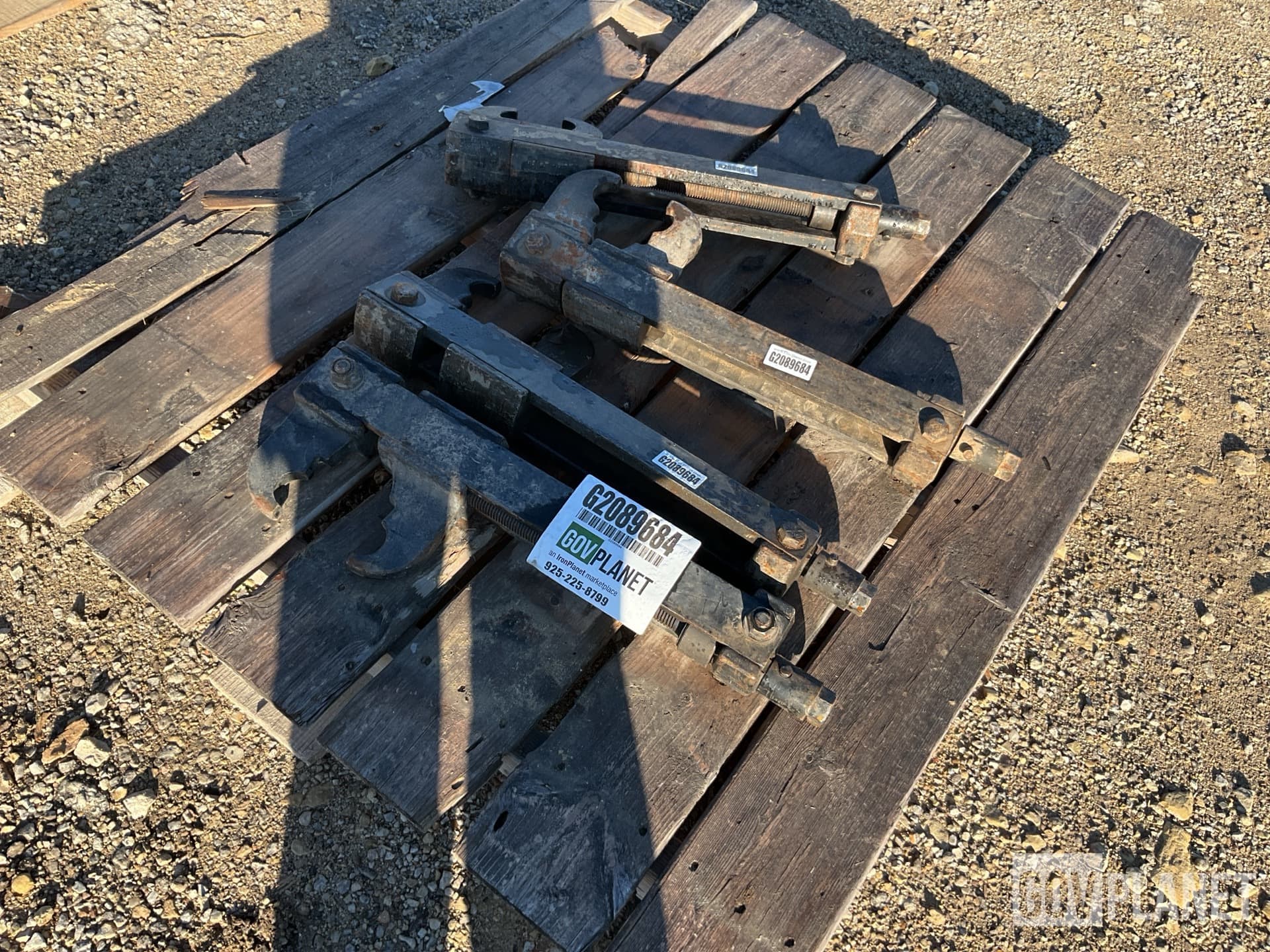 (4) Full Tracked Vehicle Track Connecting Fixtures